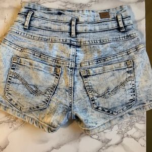 High-waisted jean shorts